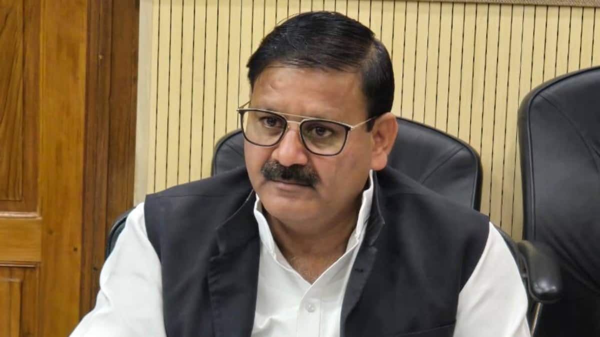 'SIR एक चमत्कार है, बड़े पैमाने पर चोरी हो रहा डाटा...', सपा विधायक वीरेंद्र यादव ने साधा निशाना