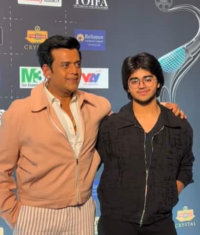 हाल ही में रवि किशन को उनके बेटे के साथ देखा गया. वो बेटे का हाथ पकड़कर इवेंट में आए.