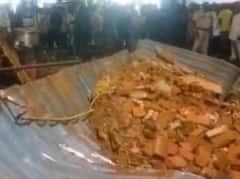 சென்னையில் கனமழை ; அடுக்குமாடி கட்டடம் இடிந்து விழுந்த சோகம் !! சிக்கியவர்கள் நிலை என்ன ?