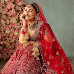 ब्राइडल लुक में दिखना है गॉर्जियस, बॉलीवुड की इन हसीनाओं से ले इंस्पिरेशन