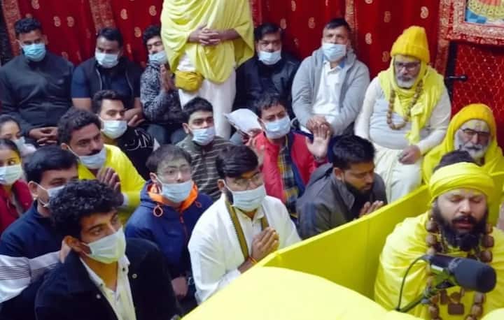 शादी टलने के बाद अब हाल ही में पलाश मुच्छल प्रेमानंद महाराज जी ने मिलने वृंदावन गए थे.