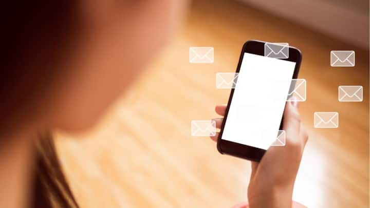 Relationship Tips: কমবেশি অনেকেরই এমন অভিজ্ঞতা হয়েছে। বুঝেশুনে পা ফেলুন। ছবি: ফ্রিপিক।