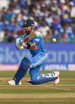 Virat Kohli : विराट कोहलीचं रेकॉर्ड ब्रेक शतक, अनुष्का शर्माकडून प्रेमाचा वर्षाव, कोच गंभीरची रिअ‍ॅक्शन व्हायरल, नेमकं काय केलं?