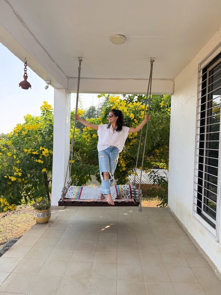 एक्ट्रेस ने इस स्टाइलिश लुक में जमकर अलग अलग पोज भी दिए हैं.