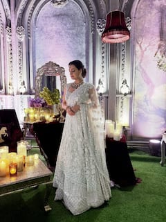 सफेद लहंगे में दीया मिर्जा का कातिलाना अवतार, तस्वीरों से नहीं हटा पाएंगे नजर