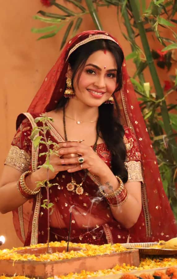 बता दें की, शुभांगी अत्रे ने 10 साल के बाद शो 'भाभी जी घर पर हैं' को अलविदा कह दिया है. उन्होंने सोशल मीडिया पर पोस्ट शेयर कर इस बात की जानकारी दी थी.