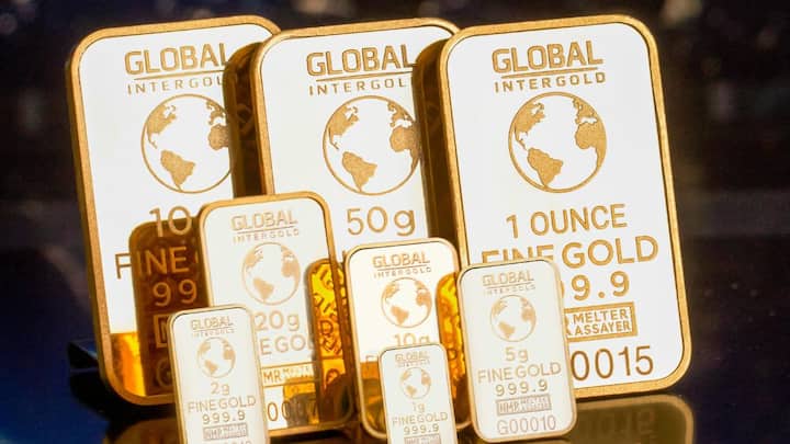 The first suspicion was on the Reserve Bank, because RBI often buys gold during the period of dollar decline. But this time RBI bought only 4 tonnes of gold in nine months of the year, which is less than last year. RBI's share in total gold imports was less than five percent, hence RBI did not make such huge purchases.