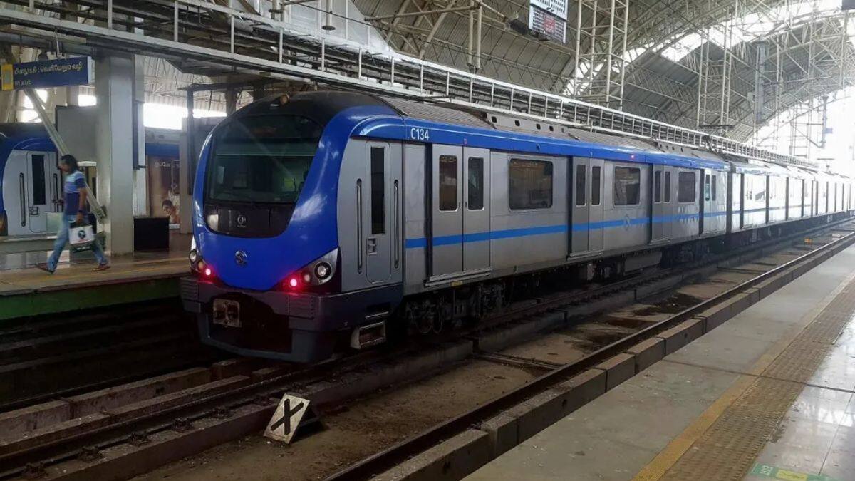 Chennai Metro: தண்ணி வந்துட்டு இருக்கு.. உடனே வண்டியை எடுங்க.. மெட்ரோ பயணிகளுக்கு பறந்த உத்தரவு!