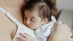 स्तनपान करणाऱ्या मातांसाठी 5 आवश्यक आहार टिप्स!