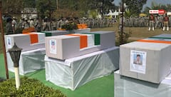 छत्तीसगढ़: शहीद जवानों को दी गई अंतिम सलामी, मारे गए नक्सलियों की शिनाख्त जारी