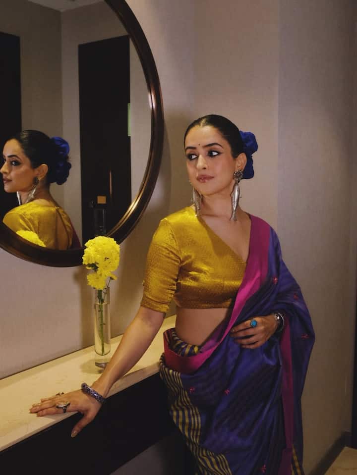 सान्या मल्होत्रा अपने लेटेस्ट पोस्ट से फैंस को इंप्रेस कर रही हैं. वैसे तो अक्सर ही वो अपने स्टाइलिश लुक्स से ऑडियंस का ध्यान खींचती हैं और इस बार भी कुछ ऐसा ही हुआ.