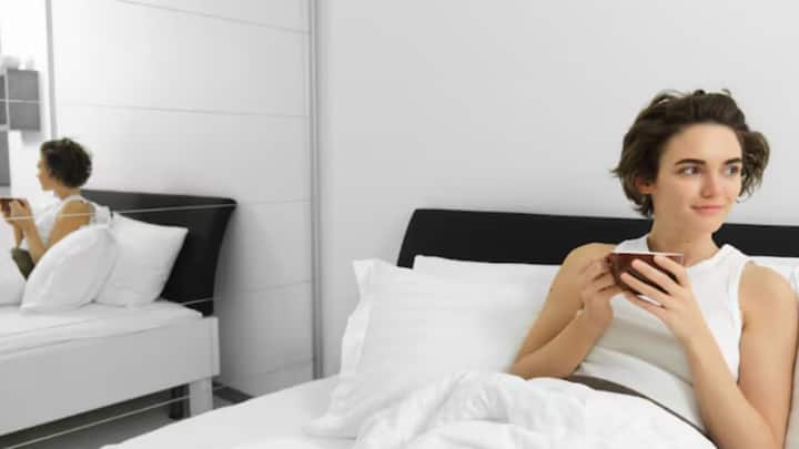 জাপানের লোককথা অনুযায়ী, আয়নার নিজস্ব শক্তি রয়েছে। আয়না ভবিষ্যৎ দেখতে পায়, এমনকি আনা আত্মাকে ফাঁদে ফেলতে পারে, মায়ার জালে বন্দি করতে পারে বলে শোনা যায়।