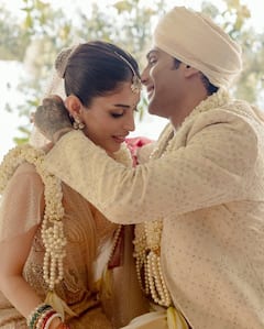 Year Ender 2025: प्रतीक बब्बर से प्राजक्ता कोली तक, 2025 में शादी के बंधन में बंधे ये 7 बॉलीवुड सितारे