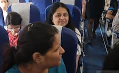 दिल्ली विमानतळावर इंडिगो फ्लाईटमध्ये 250 हून अधिक प्रवासी अडकले