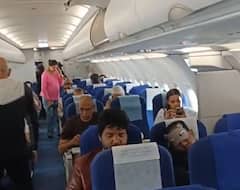 दिल्ली विमानतळावर इंडिगो फ्लाईटमध्ये 250 हून अधिक प्रवासी अडकले