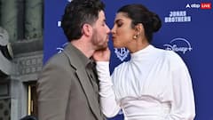  प्रियंका चोपड़ा ने पति निक जोनस को किया किस, कपल की रोमांटिक फोटोज वायरल