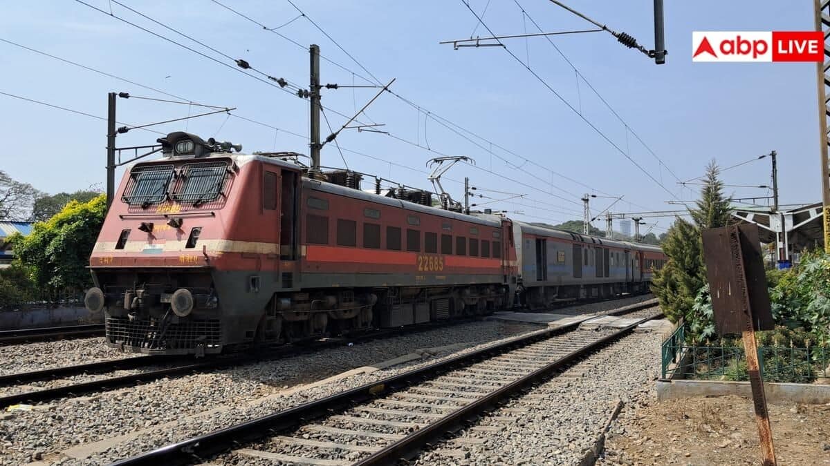 गोरखपुर–छपरा रूट की कई ट्रेन रद्द तो कई ट्रेनों के रूट बदले गए, सफर से पहले ये अपडेट जरूर देख लें