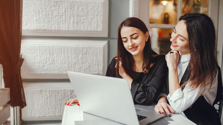 तीसरे स्थान पर संयुक्त रूप से नॉर्वे और स्वीडन हैं. दोनों देशों में समान अधिकारों को लेकर सामाजिक जागरूकता इतनी गहरी है कि यहां महिलाओं की सुरक्षा का सवाल शायद ही कभी राजनीतिक मुद्दा बनता हो.