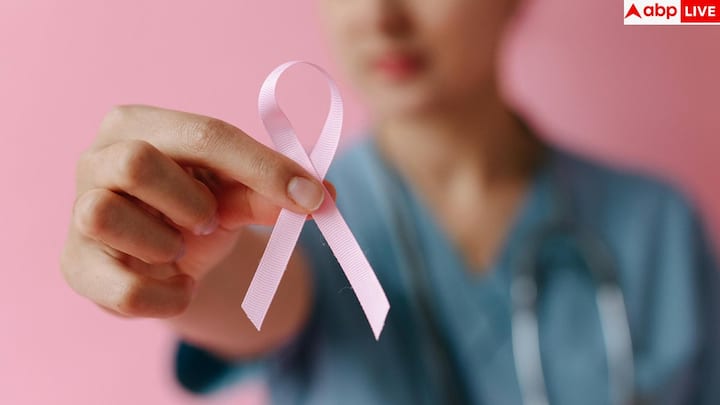 चौथा और सबसे अहम संकेत है स्टूल में खून. डॉक्टर इसे  कोलन कैंसर का क्लासिक निशान बताते हैं. जॉन्स हॉपकिन्स मेडिसिन के अनुसार, मल में खून आना अक्सर कोलन या रेक्टम में कहीं से ब्लीडिंग का संकेत होता है. अगर यह बार-बार हो, तो इसे हल्के में बिल्कुल नहीं लेना चाहिए.