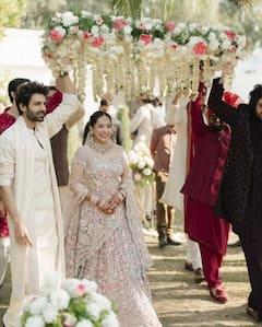 शादी के बंधन में बंधी कार्तिक आर्यन की बहन कृतिका तिवारी, देखें फर्स्ट वेडिंग फोटोज