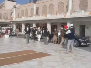 ਅੰਮ੍ਰਿਤਸਰ ਪਹੁੰਚੇ ਡੇਰਾ ਬਿਆਸ ਮੁਖੀ, ਮੱਥਾ ਟੇਕਿਆ; ਛੇ ਮਹੀਨੇ 'ਚ ਦੂਜੀ ਵਾਰ ਆਏ ਦਰਬਾਰ ਸਾਹਿਬ