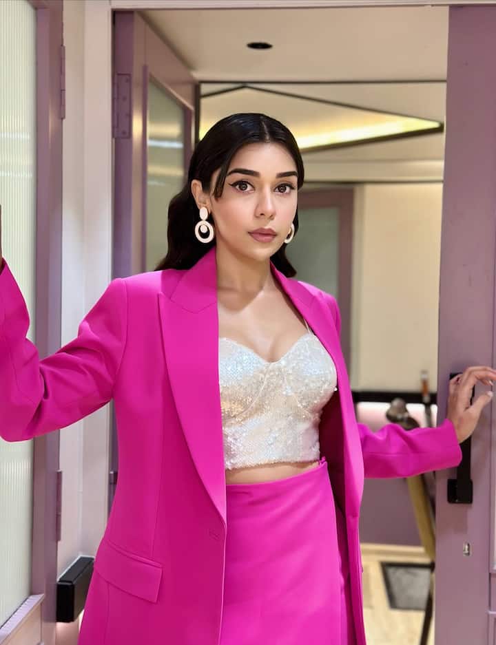 रिपोर्ट के अनुसार नागिन 7 में ईशा सिंह ज्यादा वक्त तक नजर नहीं आएंगी. वो शो में कैमियो करती दिखाई देंगी.