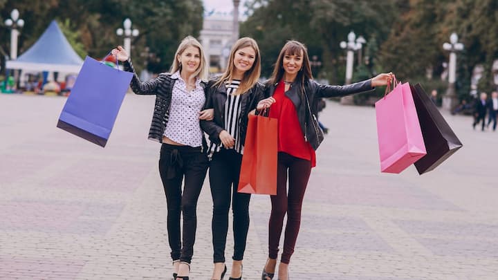 राजनीति, न्यायपालिका और प्रशासन में महिलाओं का उल्लेखनीय प्रतिनिधित्व इन देशों की छवि को और मजबूती देता है. यहां न्याय प्रणाली त्वरित है, और सुरक्षा इंतजाम इतने व्यवस्थित कि अपराधी जानता है कि बच निकलना लगभग नामुमकिन है.