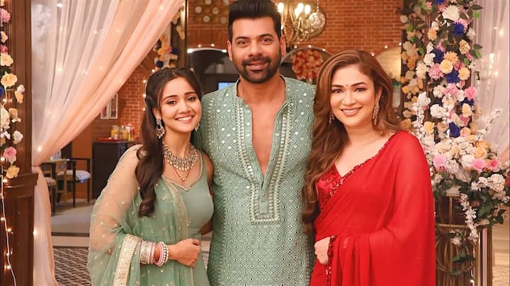 ये लव है मुश्किल से रिद्धिमा पंडित ने काफी सालों बात टीवी पर वापसी की. इस शो में उन्हें शब्बीर अहलूवालिया के संग देखा गया था.