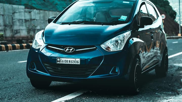 नीलामी में बोली जीतने के बाद अगर विजेता पैसे जमा नहीं करता या नंबर लेने से परमिट नहीं लेता तो RTO उस आरक्षित नंबर को फिर से नीलामी के लिए खोल देता है. उदाहरण के लिए जिस नंबर की बोली 1 करोड़ से ऊपर आई थी, उसे पुनः नीलामी के लिए खोलना पड़ा क्योंकि भुगतान नहीं हुआ. लेकिन उसकी सुरक्षा राशि जब्त कर ली गई.