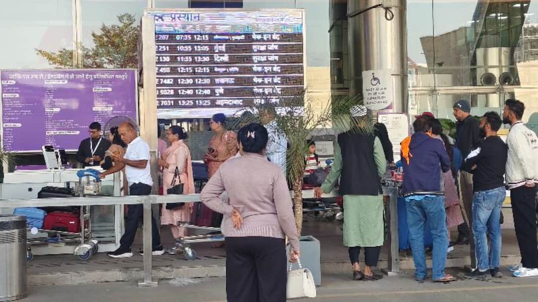 इंडिगो एयरलाइंस में देरी की वजह से जयपुर के लोग परेशान, 3 फ्लाइट्स कैंसिल, यात्रियों की बढ़ी दिक्कत Jaipur Indigo flights Airlines trouble passengers delay cancel Jaipur Airport ann इंडिगो एयरलाइंस में देरी की वजह से जयपुर के लोग परेशान, 3 फ्लाइट्स कैंसिल, यात्रियों की बढ़ी दिक्कत