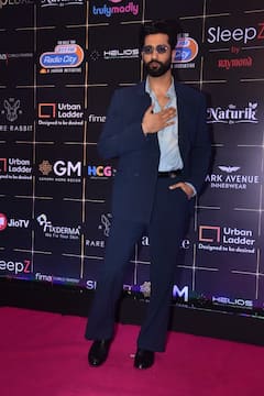 पापा बनने के बाद पहली बार मीडिया में स्पॉट हुए विक्की कौशल, लगे एकदम डैशिंग, फोटोज वायरल