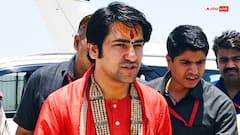 कथावाचक इंद्रेश उपाध्याय की शादी में पहुंचे धीरेंद्र शास्त्री, 'मेरा नंबर भी जल्द आने वाला है'