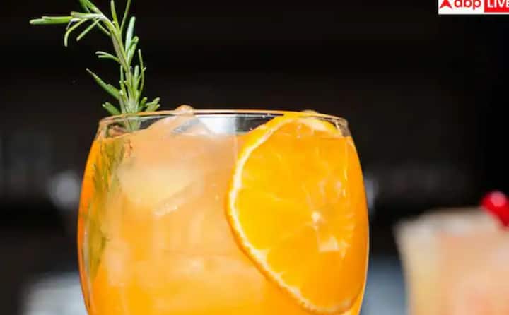 ਸਪੋਰਟਸ ਡਰਿੰਕਸ ਅਸਲ ਵਿੱਚ ਤੀਬਰ ਕਸਰਤ ਲਈ ਤਿਆਰ ਕੀਤੇ ਗਏ ਸਨ, ਪਰ ਉਹਨਾਂ ਨੂੰ ਰੋਜ਼ਾਨਾ ਪੀਣ ਨਾਲ ਗੁਰਦਿਆਂ 'ਤੇ ਬੇਲੋੜਾ ਦਬਾਅ ਪੈਂਦਾ ਹੈ। ਇਹਨਾਂ ਵਿੱਚ ਖੰਡ, ਨਕਲੀ ਮਿੱਠੇ ਅਤੇ ਰੰਗ ਹੁੰਦੇ ਹਨ, ਜਿਨ੍ਹਾਂ ਨੂੰ ਗੁਰਦਿਆਂ ਲਈ ਫਿਲਟਰ ਕਰਨਾ ਮੁਸ਼ਕਲ ਹੁੰਦਾ ਹੈ।