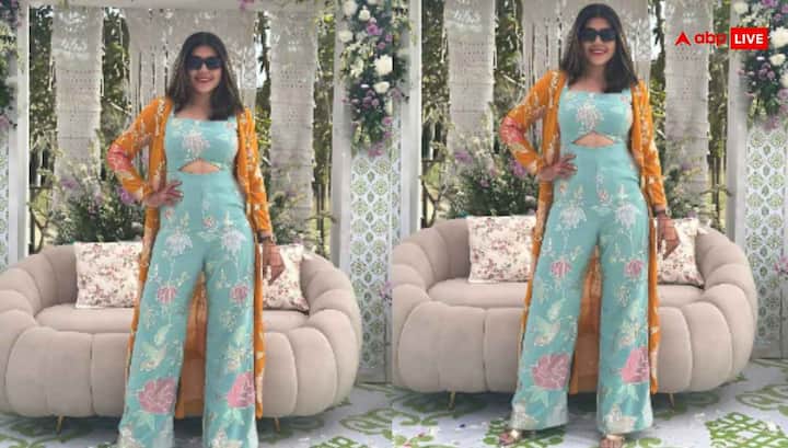 If you want a completely modern look but do not want to miss the Indian touch, then jumpsuit with embroidery is best. It has a western style jumpsuit but Indian work is given on the border, neckline and sleeves. This is the easiest way to look light, comfortable and trendy.