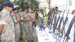 बीजापुर में 18 नक्सली ढेर, कमांडर वेल्ला मोडियाम और 9 महिला नक्सली शामिल, 1.30 करोड़ के इनामी