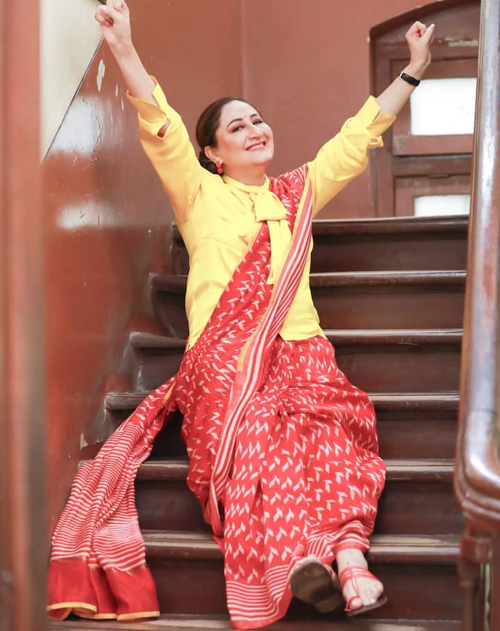 रणवीर सिंह की 'धुरंधर' पर पहले ही दिन लोगों ने ब्लॉकबस्टर और पैसा वसूल जैसा ठप्पा लगाना शुरू कर दिया है. आदित्य धर द्वारा निर्देशित इस फिल्म में गीतिका गंजू धर के एक्टिंग की भी काफी तारीफें की जा रही हैं.