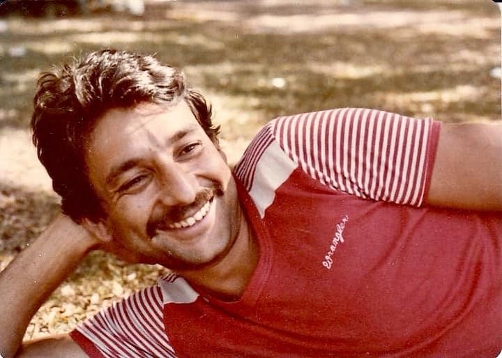 आपको बता दें कि शेखर काफी पढ़े लिखे शख्सियत हैं. बतौर चार्टर्ड अकाउंटेंट (CA) करियर शुरू किया था. मगर किस्मत ने उन्हें उम्दा डायरेक्टर और एक्टर बना दिया. उन्होंने बॉलीवुड से लेकर अंग्रेजी फिल्मों में काम किया है. इसके साथ निर्देशन भी किया है.