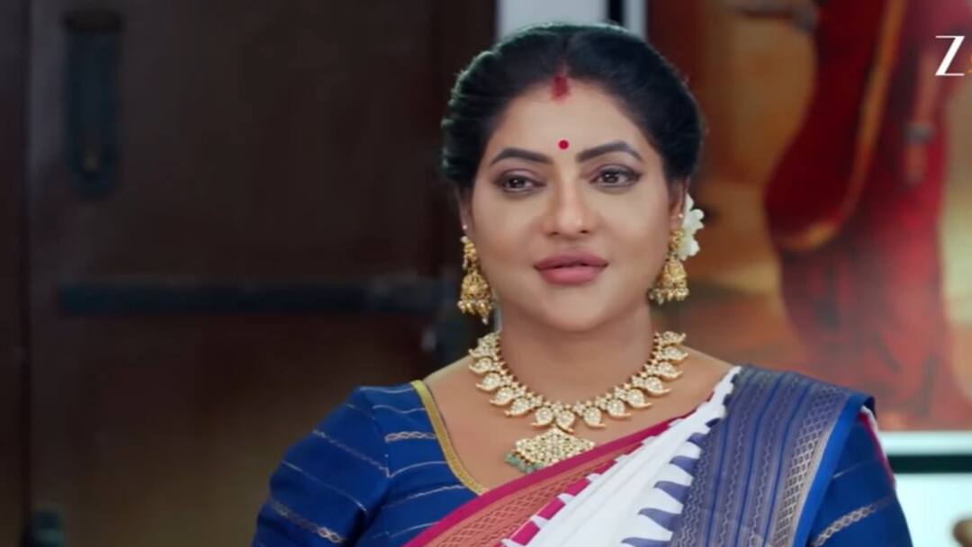 Karthigai Deepam: மருமகனை விரட்டிய மாமியார்.. சாமுண்டீஸ்வரியிடம் சத்தம் போட்ட பரமேஸ்வரி - கார்த்திகை தீபத்தில் இன்று