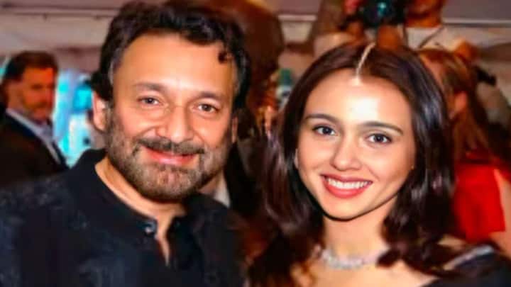 Shekhar-Medha Gujral got divorced in the year 1994. After the failure of this marriage, in the year 1999, Shekhar married famous actress Suchitra Krishnamurthy.