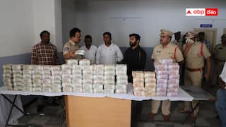 Hawala money seizure: కారులో ఎక్కడ చూసినా నోట్ల కట్టలే .. షాక్ అయిన పోలీసులు - ఎవరి డబ్బు ?