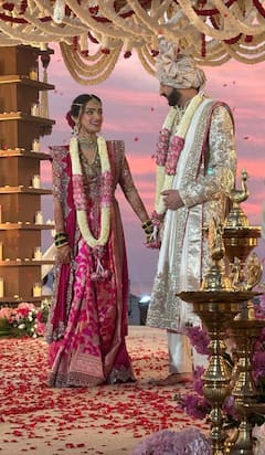 अजित पवार के बेटे जय पवार की हुई शादी, दुल्हन रुतुजा संग ऐसे किया खुशी का इजहार, देखें तस्वीरें