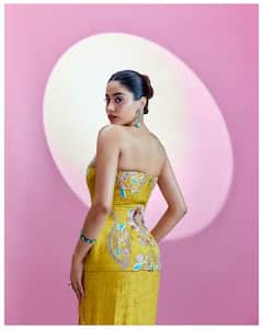 Janhvi Look: જ્હાન્વીનો યલો વેડિંગ લૂક વાયરલ, હલ્દી સેરેમની માટે તમે પણ કરી શકો છો ટ્રાય