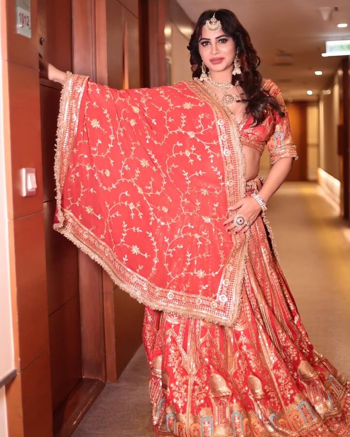 एक-दूसरे के संग वक्त व्यतीत करने के बाद अर्शी और आफताब अब अपने रिश्ते को अगले फेज पर ले जाना चाहते हैं, यानी शादी करना चाहते हैं.