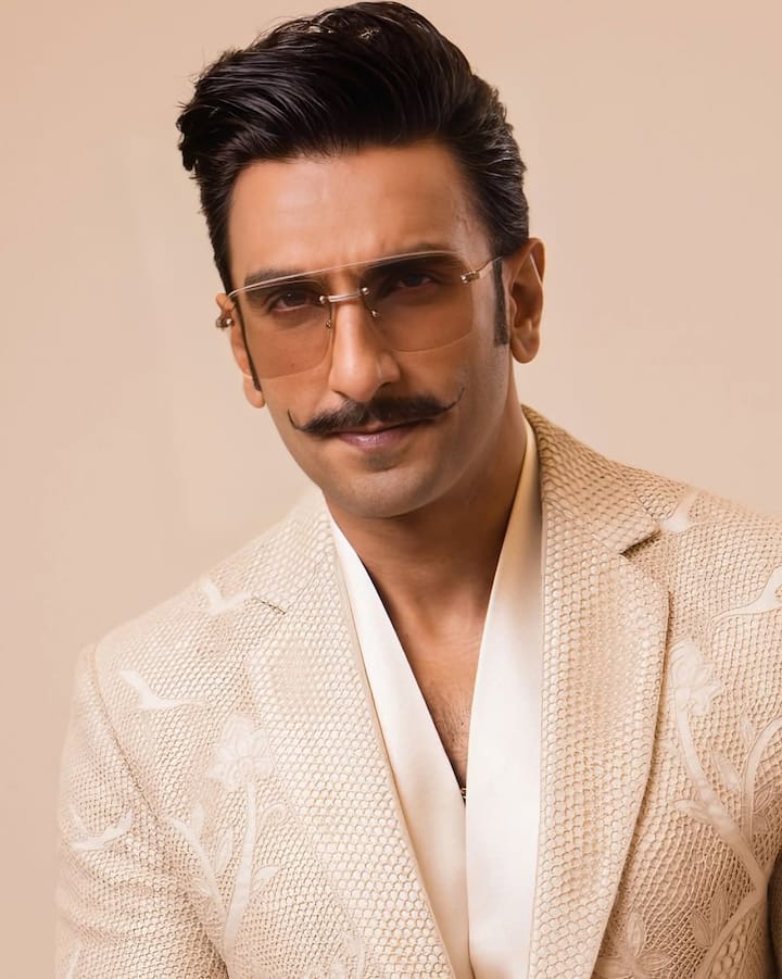 मुंबई में पले-बढ़े कलाकार हमेशा से ही ऊर्जावान और आत्मविश्वासी रहते हैं। उनके मंच के उद्घाटन और अभिनय में रुचि बचपन से ही दिखाई दी थी। स्कूलिंग की शुरुआत लर्नर्स एकेडमी से हुई, जहाँ उन्होंने अपने सिद्धांतों और कोचिंगों का नवीनीकरण शुरू किया।