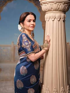 स्वदेश इवेंट में बेहद खूबसूरत दिखीं नीता अंबानी, बेटी ईशा ने भी बिखेरा ग्लैम