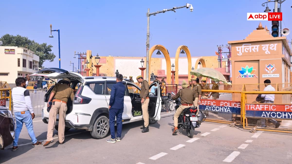 बाबरी मस्जिद विध्वंस की बरसी पर यूपी पुलिस अलर्ट, अयोध्या-मथुरा और वाराणसी में बढ़ाई सुरक्षा