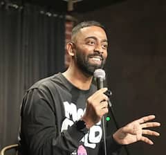 Bigg Boss 19: चॉल में बीता बचपन, स्ट्रैंडअप कॉमेडी ने बदली किस्मत, जानिए कैसा रहा है प्रणित मोरे का करियर