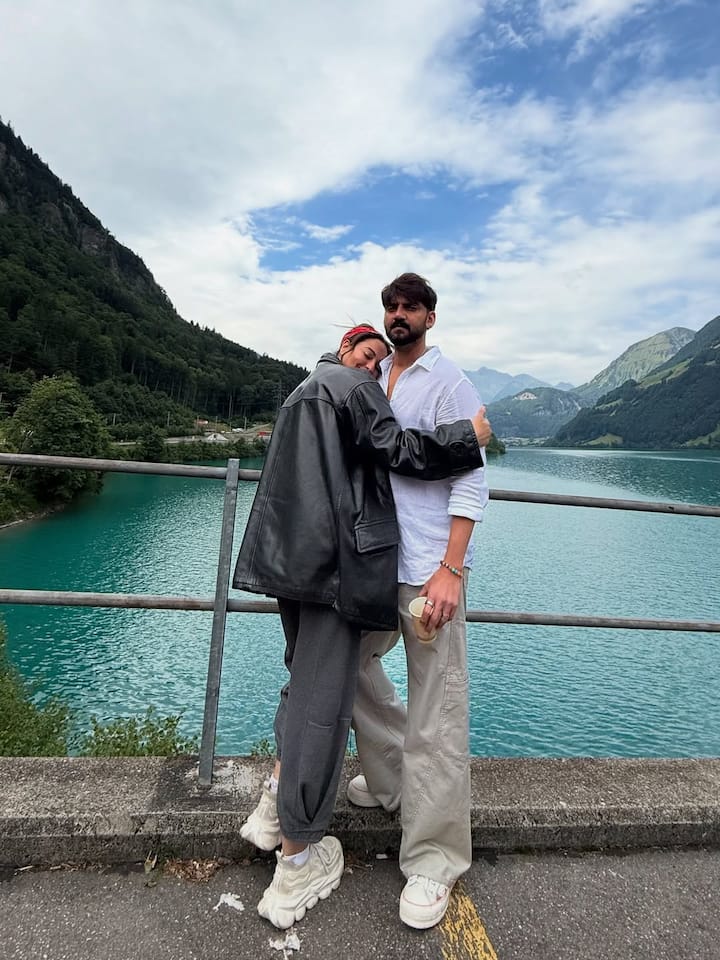 People just ask who you are dating or with whom you are seen. Sonakshi said that I wanted people to talk to me about my work and not about relationships.