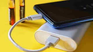 मोबाइल फटने से पहले सचेत हो जाइए! ये है असली और नकली चार्जर पहचानने का सबसे आसान तरीका