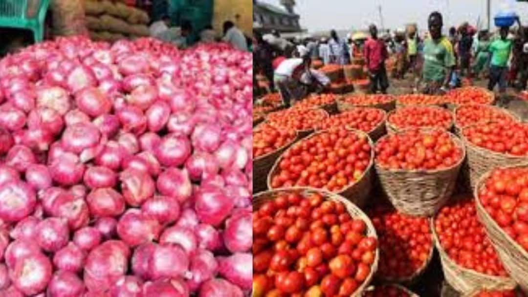Tomato And Onion Price: மூட்டை மூட்டையாக குவிந்த வெங்காயம்.! கொட்டிக்கிடக்கும் தக்காளி.! ஒரு கிலோ இவ்வளவு தானா.?